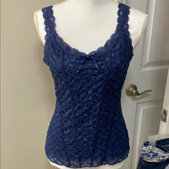 🔥🔥🔥Apt. 9 Navy Lace Textured Tank Top and  darker blue BR Jeans w/scarf❤️❤️❤️ - Picture 2 of 6
